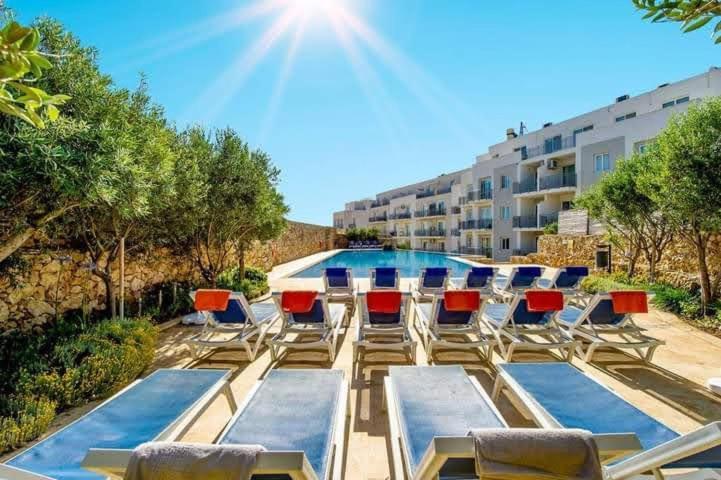 Red Rose Apartment Marsalforn Екстериор снимка