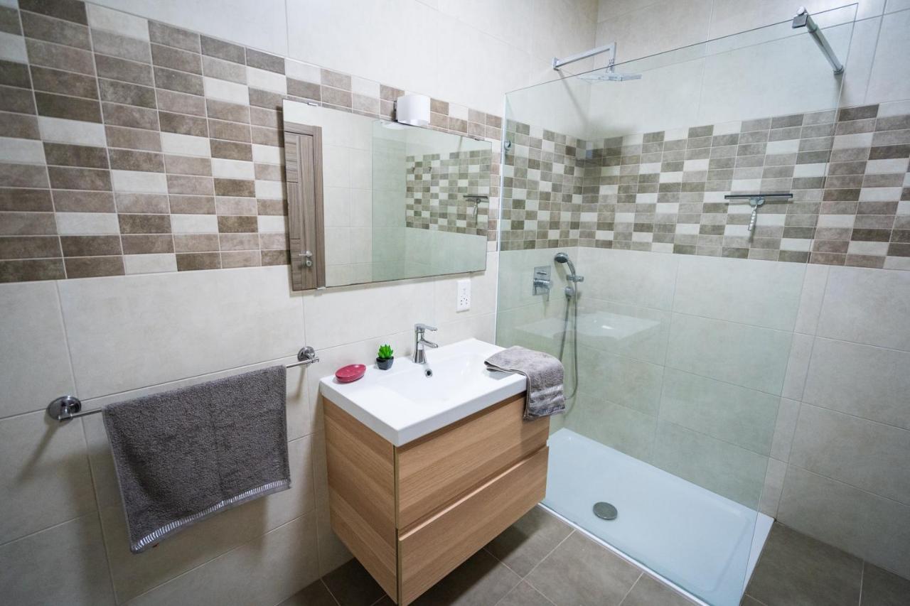 Red Rose Apartment Marsalforn Екстериор снимка