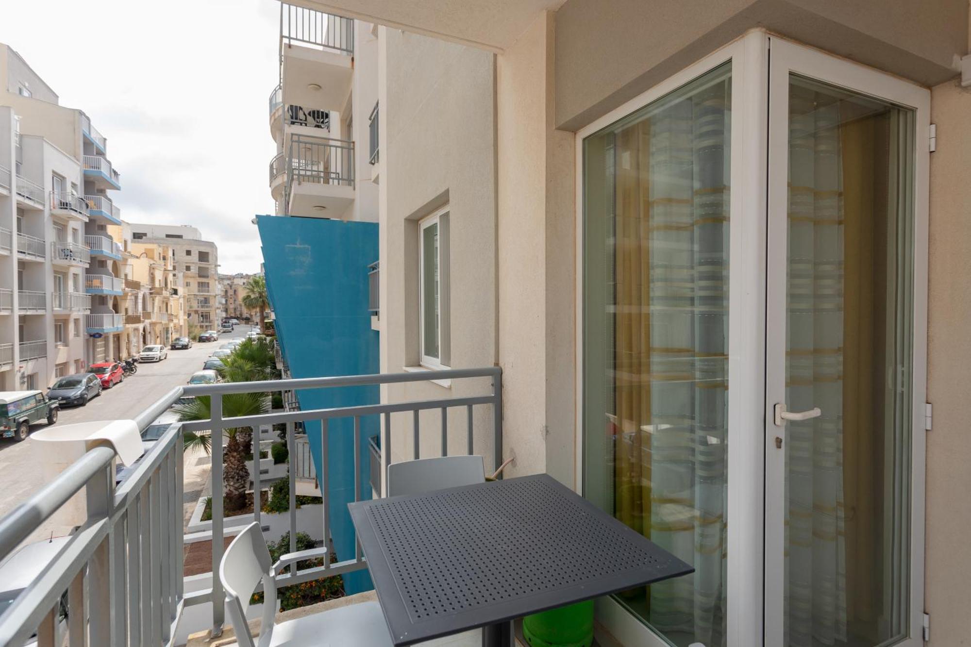 Red Rose Apartment Marsalforn Екстериор снимка