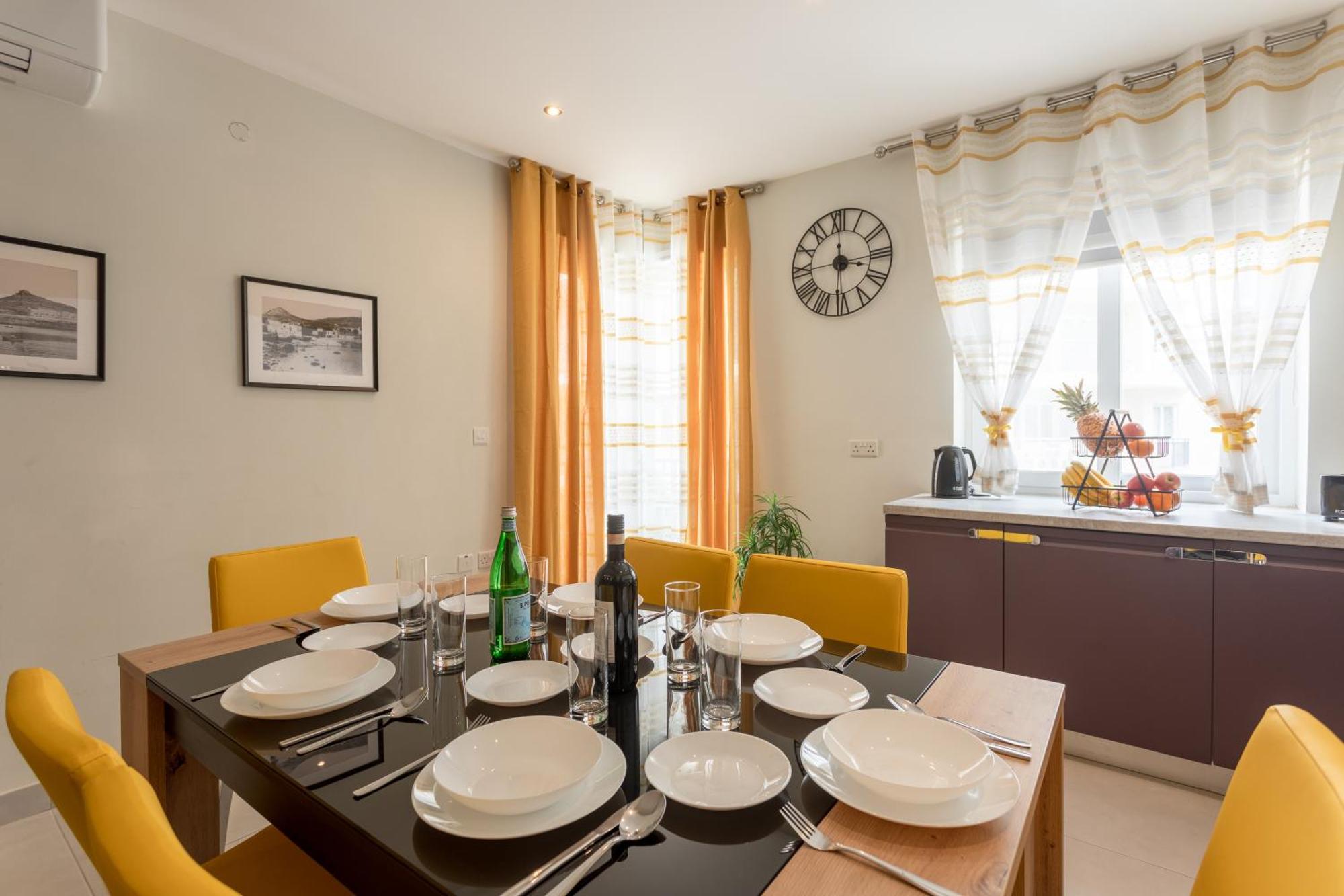 Red Rose Apartment Marsalforn Екстериор снимка
