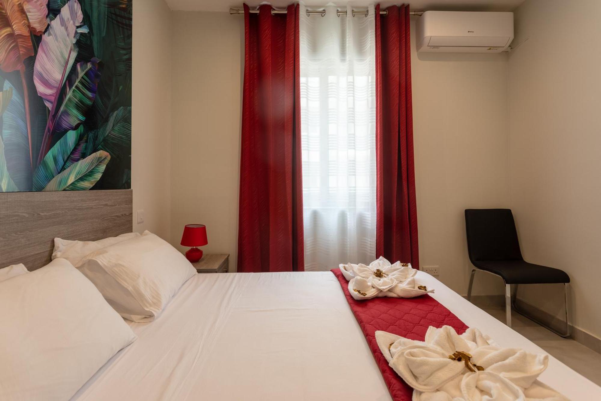 Red Rose Apartment Marsalforn Екстериор снимка