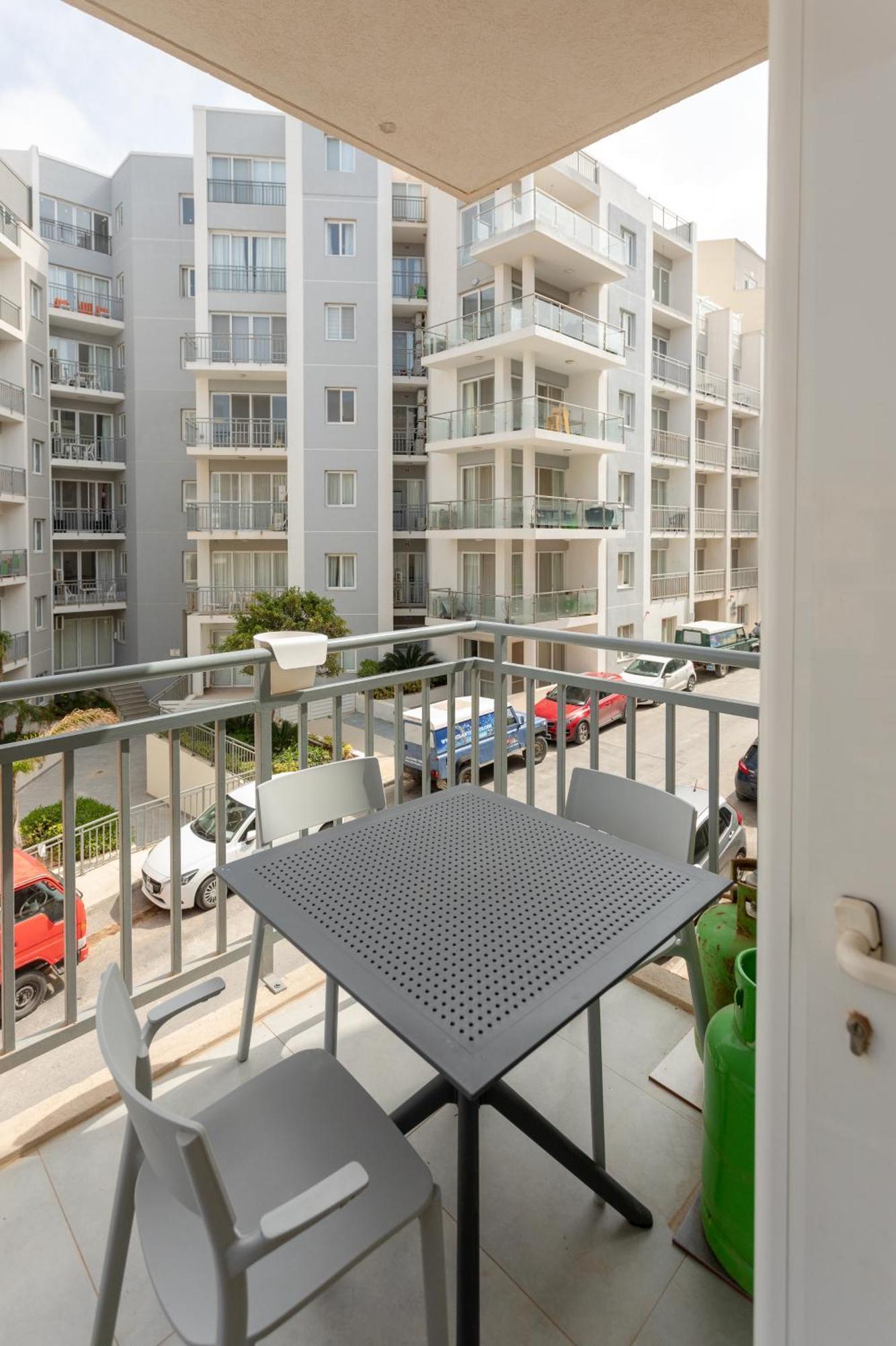 Red Rose Apartment Marsalforn Екстериор снимка