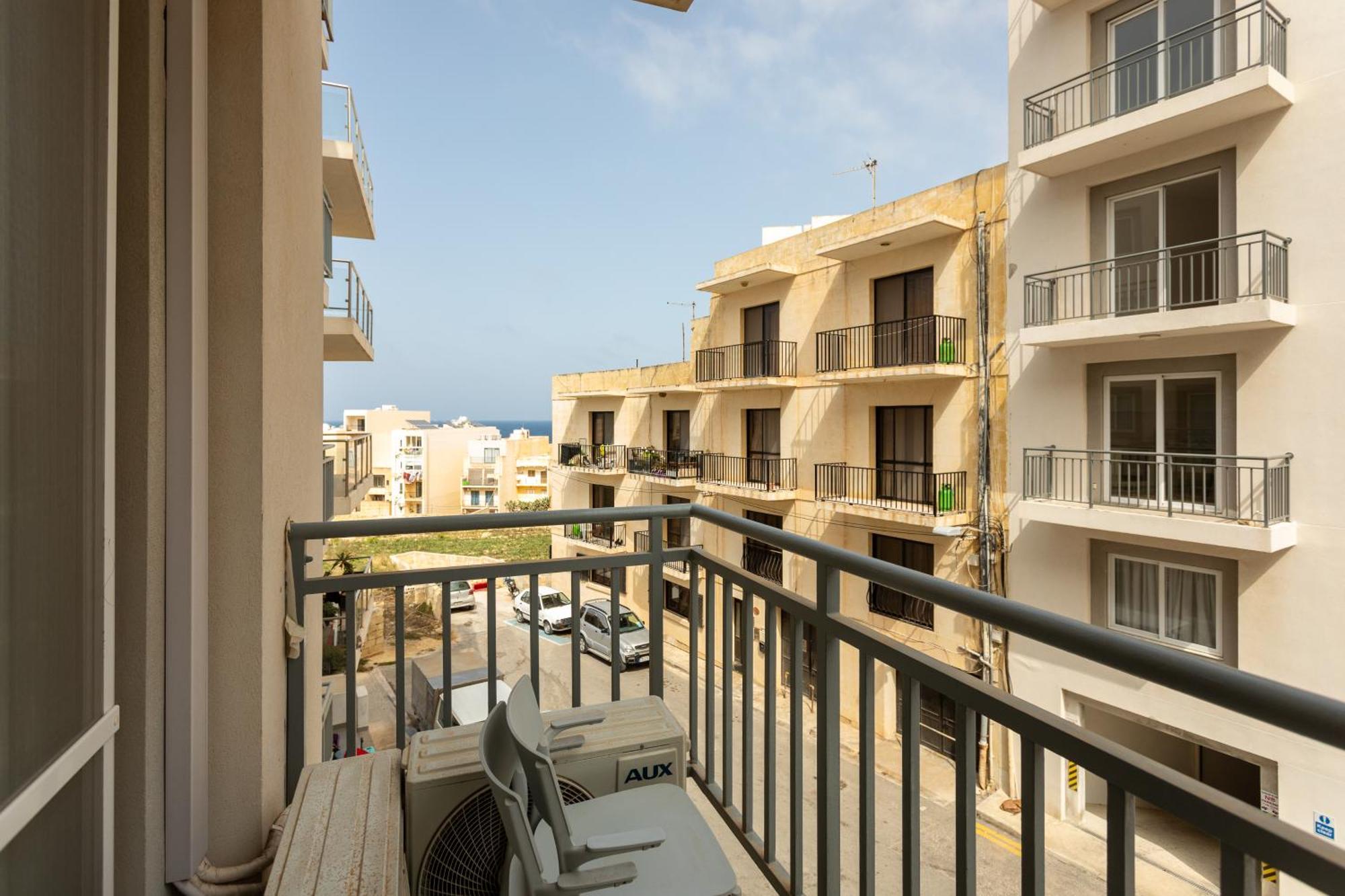 Red Rose Apartment Marsalforn Екстериор снимка